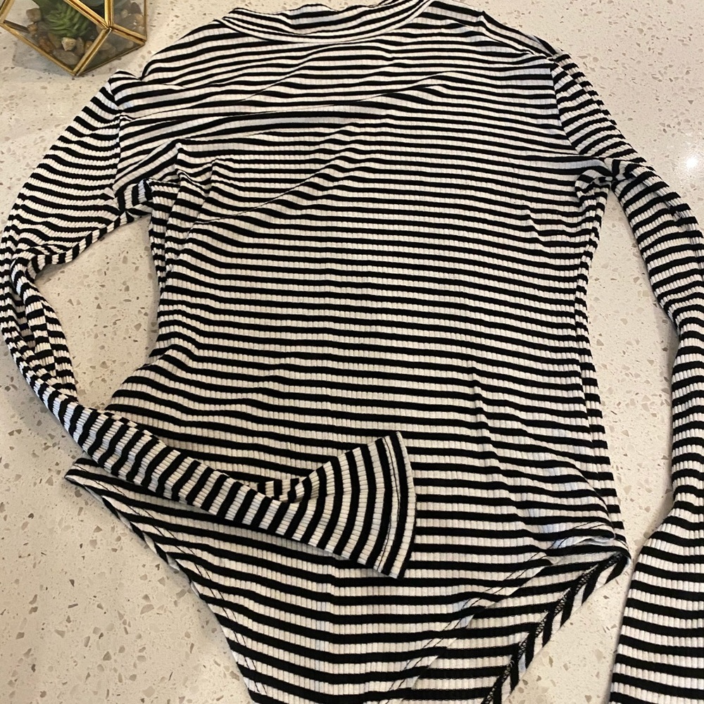 Sz M Jackson row black and white striped bodysuit